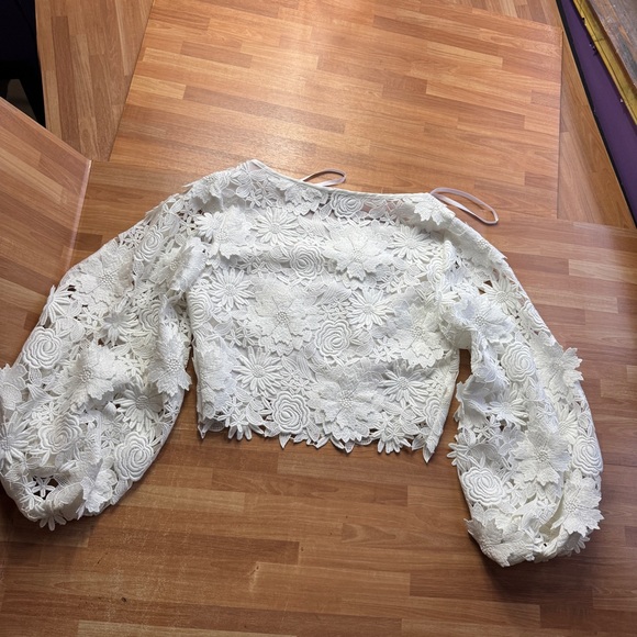 Milly 3D Floral Embroidered Camila crop top in white size 2 - Picture 10 of 13